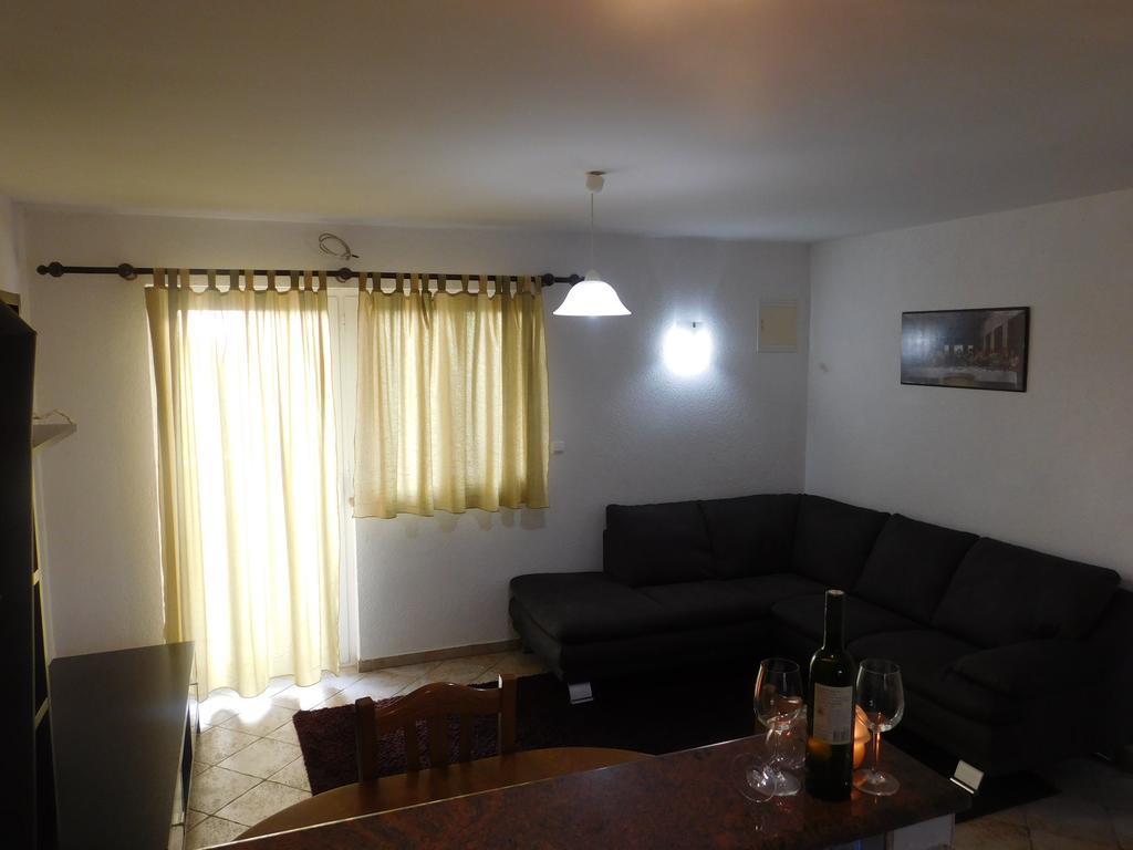 Apartments Iva Pakoštane Exterior foto