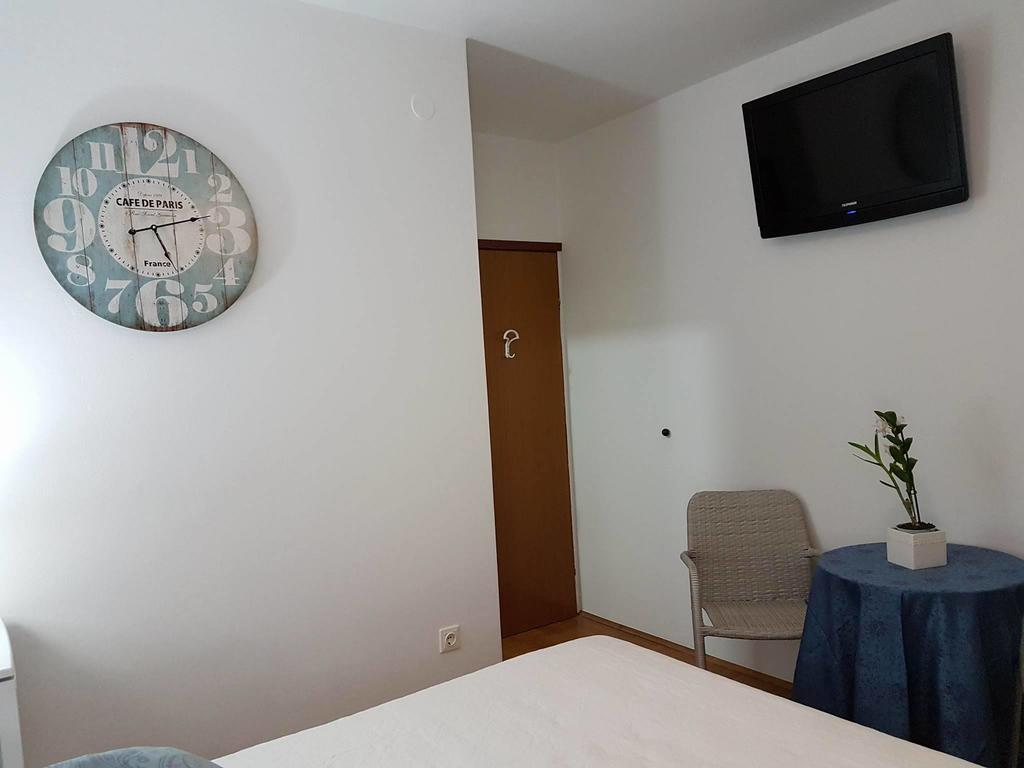 Apartments Iva Pakoštane Exterior foto